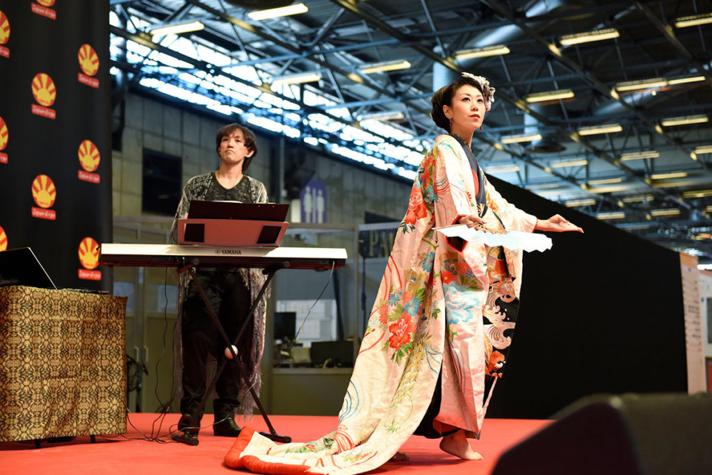 Japan Expo Paris 2016 SAKURAステージで日本の伝統音楽を演奏