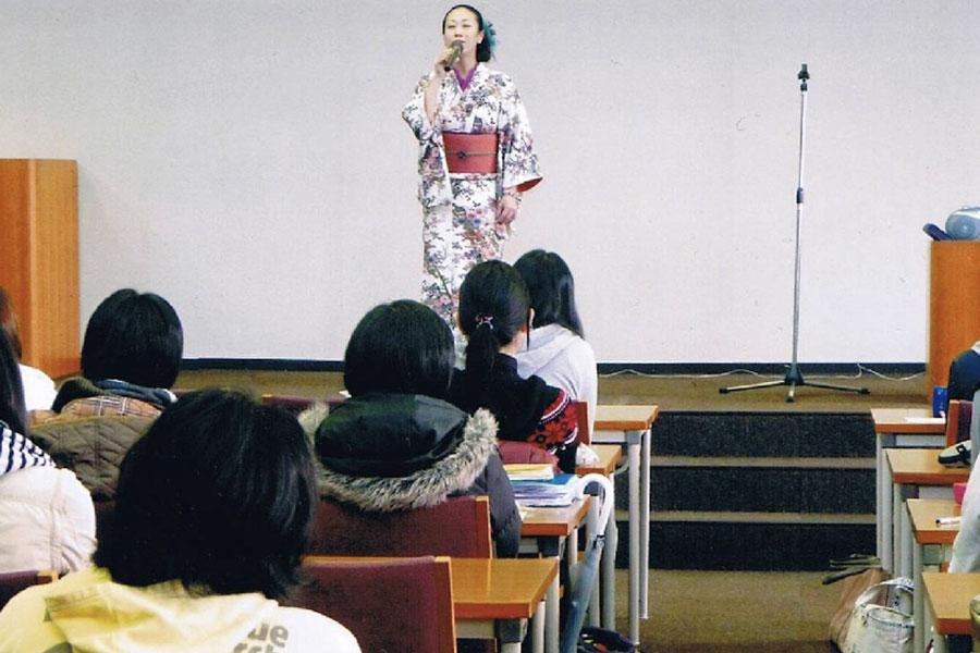 高校で日本の伝統芸能 詩吟の体験ワークショップ